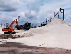 Bahlil Bongkar Modus Tambang Nakal: Izin Pasir Kuarsa, Isi Timah!