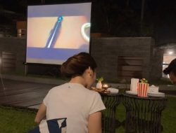 Ayu Ting Ting Unggah Nobar Drakor Bareng Cowok, Di-spill Jidatnya Doang Bikin Netizen Penasaran