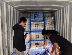 Polda Metro Bongkar Penyelundupan 207 Balpres Pakaian Bekas Impor di Dureń Sawit, Penangkapan Menjalar Sampai Padalarang