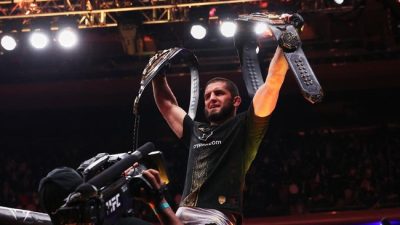 Dua Sabuk di Tangan, Islam Makhachev Resmi Jadi Monster Baru UFC