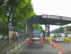 Modus Pepet Mobil di Depannya, Viral Mobil Mewah Tidak Mampu Bayar Tol