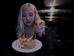 Rosè BLACPINK Makan Nasi Goreng, BLINK Histeris