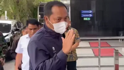 Buron Empat Hari Ditangkap, Ini Tampang Kasi Datun HSU Tabrak Penyidik Saat Kabur dari OTT KPK