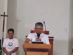 Ferdy Sambo Jadi Imam Curi Perhatian, Pimpin Khotbah dan Doa Natal Pakai Kaos ‘Unchained’