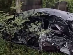 Avanza Ditabrak KA Bandara di Perlintasan Liar, 13 Perjalanan KRL Batal dan Terpotong!