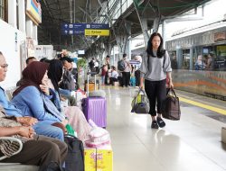 Malam Tahun Baru KAI Ubah Pola Operasi! 61 KA Tambahan Berhenti di Jatinegara dan Lempuyangan