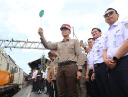 AHY Pastikan Layanan Kereta Siap Hadapi Lonjakan Penumpang Nataru