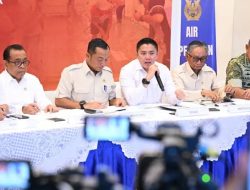 Tepis Tudingan Lamban, Seskab Teddy: Pemerintah Turun Sejak Hari Pertama Bencana, Tanpa Sorotan Kamera