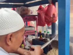 Viral Mie Babi Gerobakan di Bandung: Dagangannya Non Halal, Penjual Pakai Peci Haji dan Hijab