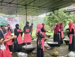 Marandang Basamo, IPB Salurkan Satu Ton Rendang dan Nasi Instan untuk Korban Bencana Sumatera