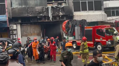 20 Orang Korban Meninggal Kebakaran Ruko Terra Drone Kemayoran Dievakuasi