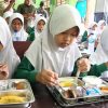 Biskuit Pabrik Dilarang! BGN Perintahkan Menu MBG Wajib Masakan Ibu-ibu PKK!