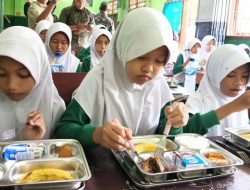 Biskuit Pabrik Dilarang! BGN Perintahkan Menu MBG Wajib Masakan Ibu-ibu PKK!