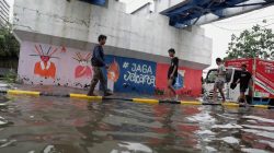 Warga Cilincing Tewas Tersetrum saat Banjir, Evakuasi Terkendala Genangan Air