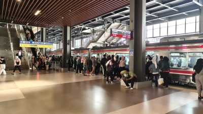 Tembus 349 Juta, Ini Bukti KRL Menang Telak dari Transportasi Lain di Jabodetabek!