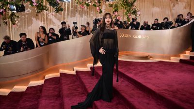 Lisa BLACKPINK Jadi Presenter di Golden Globe 2026, K-Pop Semakin Diakui di Hollywood