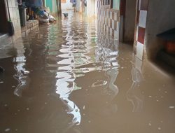 Jakarta Dikepung Banjir Sore Ini: 45 RT Terendam, Ketinggian Air Tembus 90 Cm!