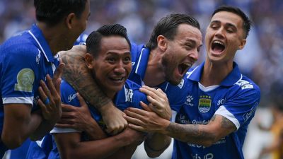 Juara Paruh Musim! Gol Kilat Beckham Bungkam Persija, Persib Kudeta Borneo FC