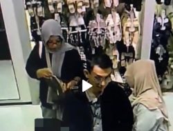 Aksi Pencurian Handphone di Mal Bekasi Terekam CCTV