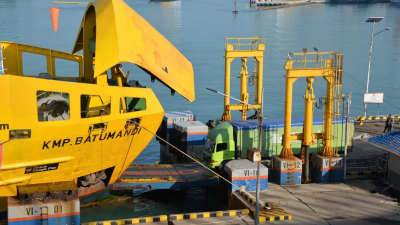 Hujan Deras Genangi Akses Ciwandan, ASDP Alihkan Layanan ke Pelabuhan Merak