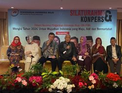 Siti Zuhro Pada Silaturahmi DN-PIM: Presiden Prabowo Harus Segera Benahi Pengelolaan Sumber Daya Alam Sesuai UUD 1945