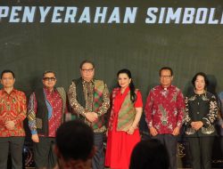 Kepala BPJPH dan Menko Perekonomian Serahkan Sertifikat Halal UMK Binaan Keuskupan Agung Jakarta