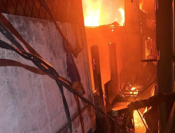 Jago Merah Ngamuk di Tambora, 14 Rumah dan Konveksi Ludes, Kerugian Capai Rp 1,7 Miliar!