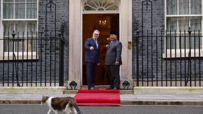 Saingan Bobby Kerta Negara! Prabowo ‘Dihadang’ Kucing Paling Berkuasa di Inggris Saat ke Downing Street