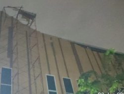 Atap GOR Serdang Menimpa 11 Sepeda Motor di Kemayoran