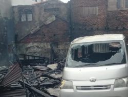Kebakaran Melanda Rumah Tinggal dan Mobil di Tanjung Priok Jakarta Utara