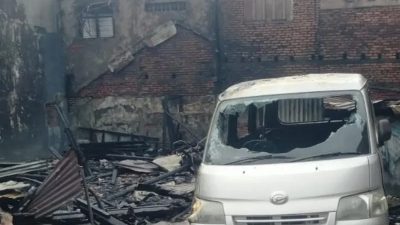 Kebakaran Melanda Rumah Tinggal dan Mobil di Tanjung Priok Jakarta Utara