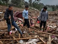 Hampir Semua Rumah di 2 Kampung Tertimbun Longsor Cisarua Bandung Barat