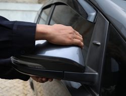 Polisi Tangkap Maling Spesialias Petik Spion Mobil Biasa Beraksi di Kawasan Jakbar