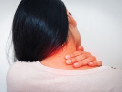Tidak Hanya di Dada, Gejala Penyakit Jantung Juga Bisa Dikenali Saat Leher Terasa Nyeri