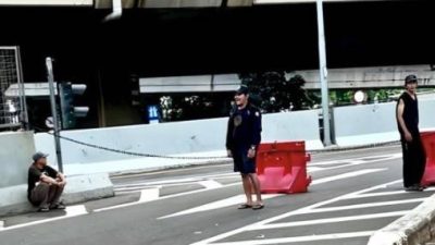 Netizen Suudzon, Exit Tol Rawa Buaya Ternyata Ditutup Dishub, Dimanfaatkan Pak Ogah