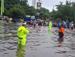Jakarta Darurat Banjir Malam Ini: 80 RT Terendam, Sukabumi Selatan Tembus 110 Cm!