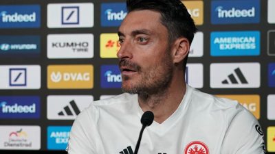 Ditahan Imbang Union Berlin 1-1, Riera Belum Bawa Frankfurt ke Arah yang Lebih Baik