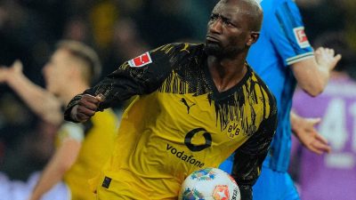 Dortmund Comeback! Guarassy Cetak Dua Gol, Die Borussen Menang