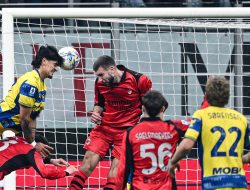 Kalah dari Parma, Jarak AC Milan dan Inter Kini Melebar Jadi 10 Poin!