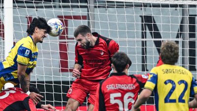 Kalah dari Parma, Jarak AC Milan dan Inter Kini Melebar Jadi 10 Poin!