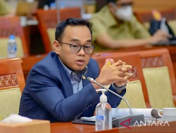 Tol Jakarta-Tangerang Macet Parah, DPR Semprot Truk yang ‘Hobi’ Ambil Jalur Kanan!