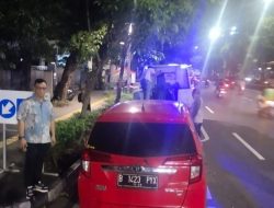 Aksi Heroik 2 Emak-emak di Senen, Ringkus Terduga Mafia Umrah di Pinggir Jalan!