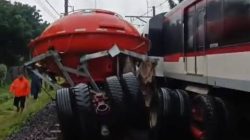 Tidak Ada Korban Jiwa, Ini Penyebab Tabrakan Kereta Bandara dan Truk di Poris