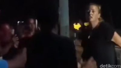 Geger Bule Ngamuk di Gili Trawangan! Rusak Mikrofon Musala Gara-gara Terganggu Tadarusan