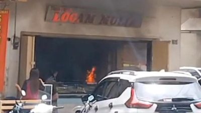 Gila! Emak-emak Bakar Toko Emas di Makassar demi Rampok Rp2 Miliar