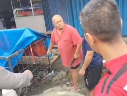 Ngerih! Wali Kota Bekasi Diancam Pakai Golok Saat Tertibkan PKL di Teluk Pucung