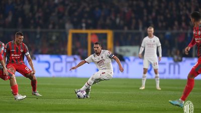 Dua Gol Telat Bawa AC Milan Meraih Tiga Poin Penting dari Cremonese