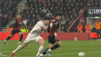 Harry Maguire Kartu Merah, MU Bawa Pulang Satu Poin dari Vitality Stadium