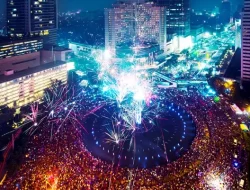 Meski Diguyur Hujan Antusiasme Warga Menyakskan Car Free Night Jakarta Tidak Terbendung