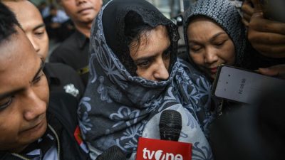 Jadi Tersangka Korupsi, Bupati Pekalongan Ngaku Gak Paham Hukum Karena Penyanyi Dangdut